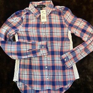 New! Derek Heart plaid flannel small button down
